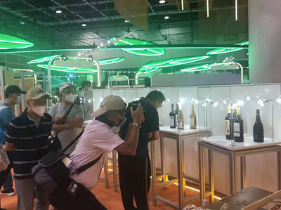 葡萄酒工艺与展览文化（葡萄酒展会 / 文化展览）结合工艺