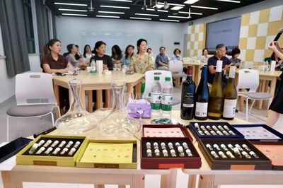 葡萄酒工艺与校园文化(葡萄酒专业教育 / 学生品鉴)结合工艺