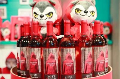 葡萄酒包装创新:颜值经济下的营销新突破