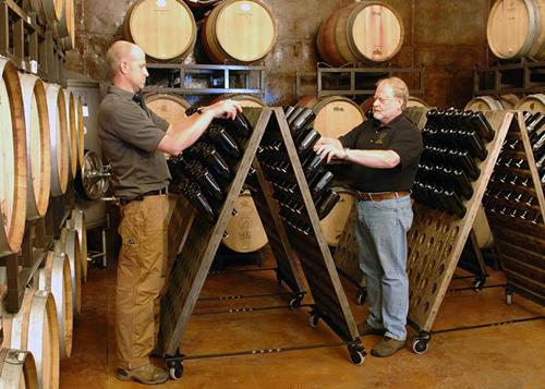 起泡葡萄酒传统法转瓶(riddling)工艺(手工 / 机械)