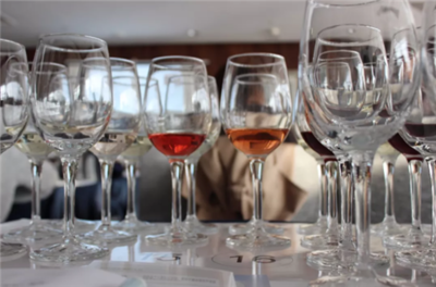 葡萄酒澄清度（清澈 / 浑浊）判断常识