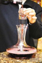 醒酒器中酒液量与醒酒效果（1/2-2/3 容量最佳）常识