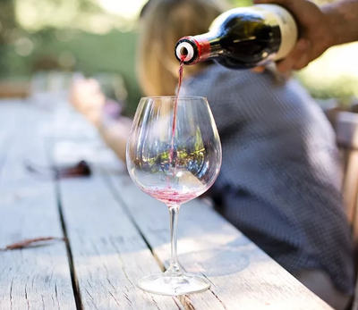 葡萄酒醒酒器设计的文化审美与实用功能关联常识