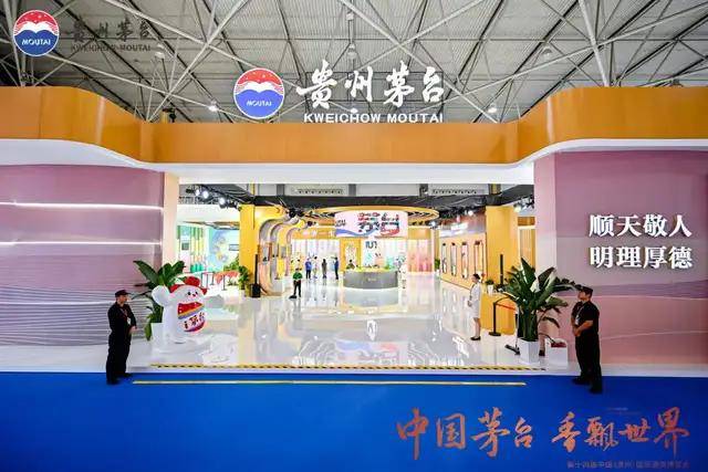 餐厅侍酒师开酒的礼仪(尊重专业操作)常识