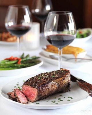 赤霞珠干红与牛排(西冷 / 菲力)的搭配品酒常识(单宁解脂肪)
