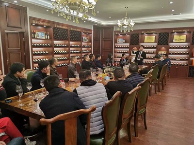 葡萄酒工艺与礼仪文化（品鉴礼仪 / 赠送礼仪）结合工艺